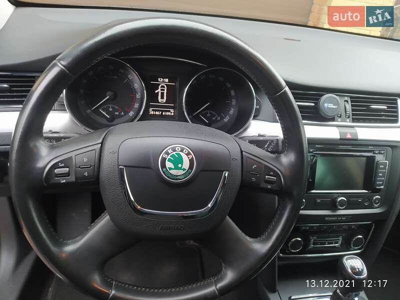 Универсал Skoda Superb 2012 в Гадяче