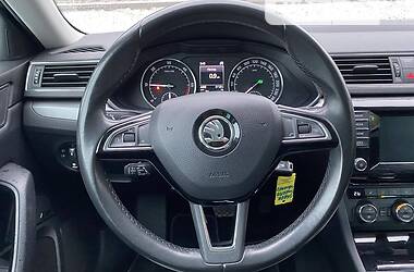 Седан Skoda Superb 2016 в Луцке