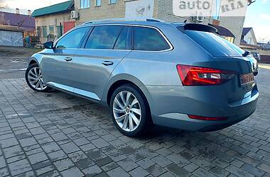 Универсал Skoda Superb 2015 в Бродах