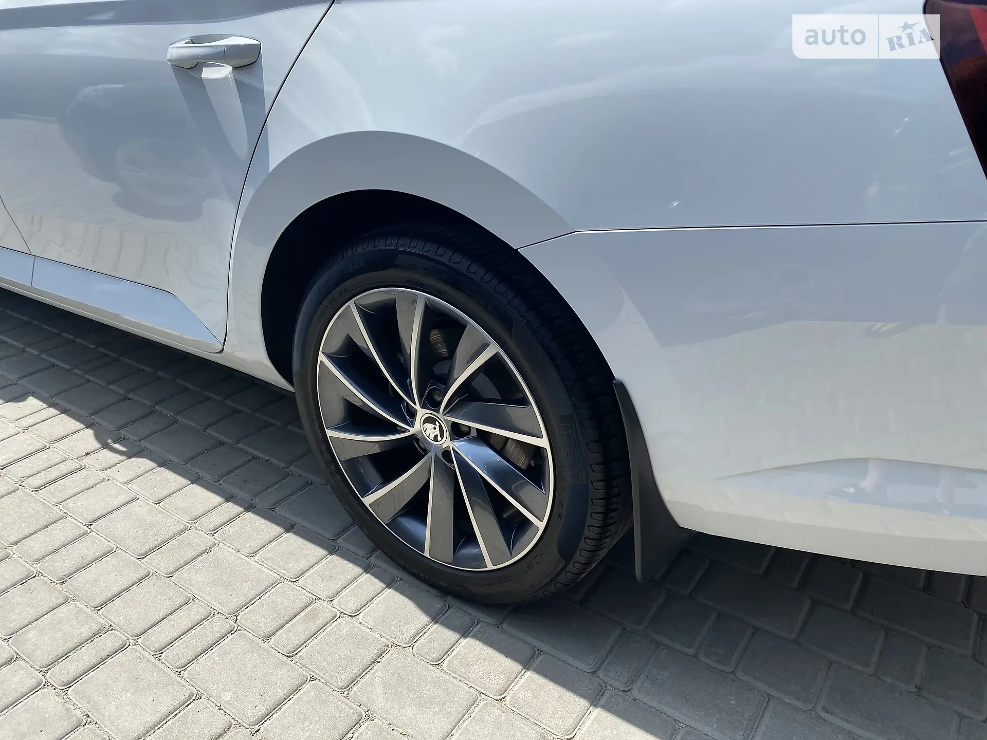 2016 Skoda Superb - мініатюра 3