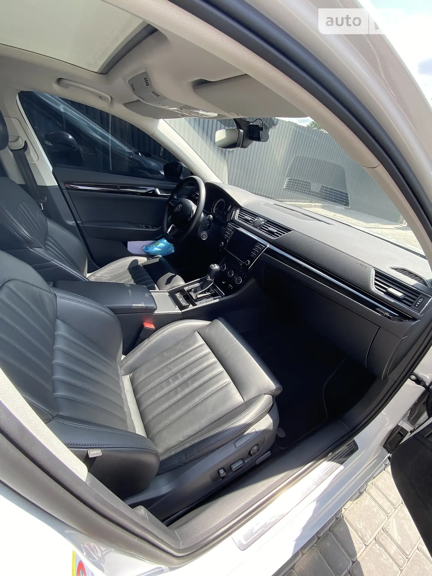 2016 Skoda Superb - мініатюра 23
