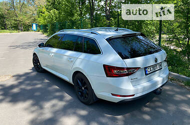 Универсал Skoda Superb 2015 в Умани