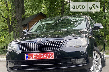 Седан Skoda Superb 2014 в Дрогобыче