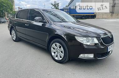 Седан Skoda Superb 2012 в Києві