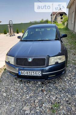 Седан Skoda Superb 2003 в Хусте