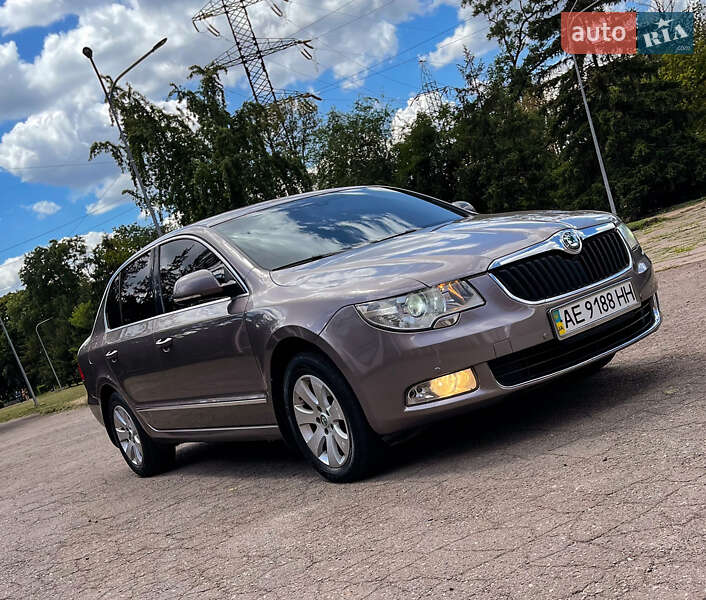 Лифтбек Skoda Superb 2013 в Кривом Роге