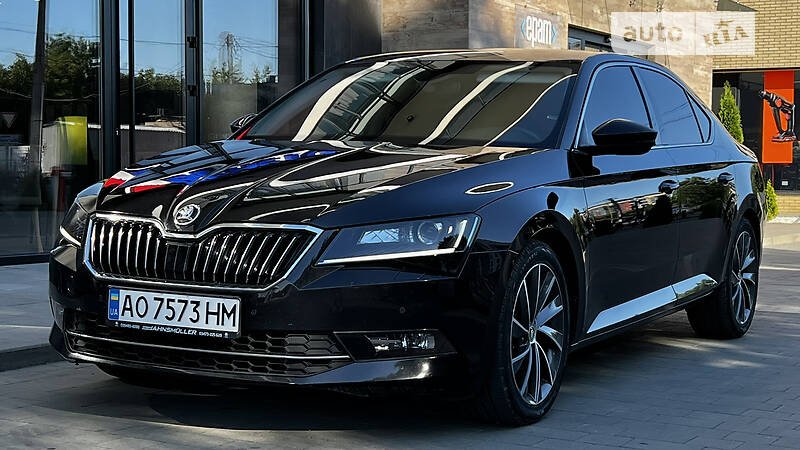 Лифтбек Skoda Superb 2015 в Ужгороде