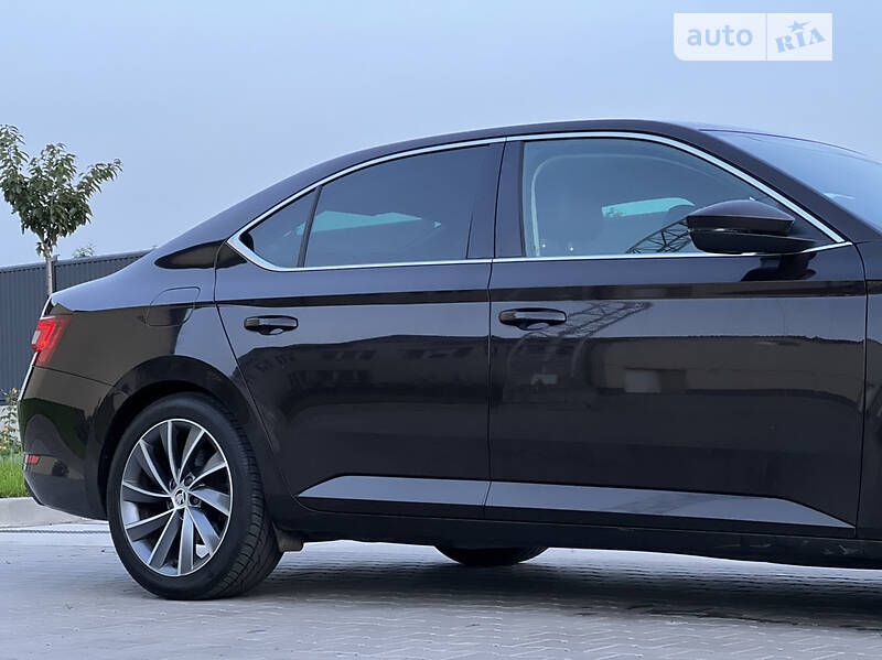 Ліфтбек Skoda Superb 2017 в Луцьку