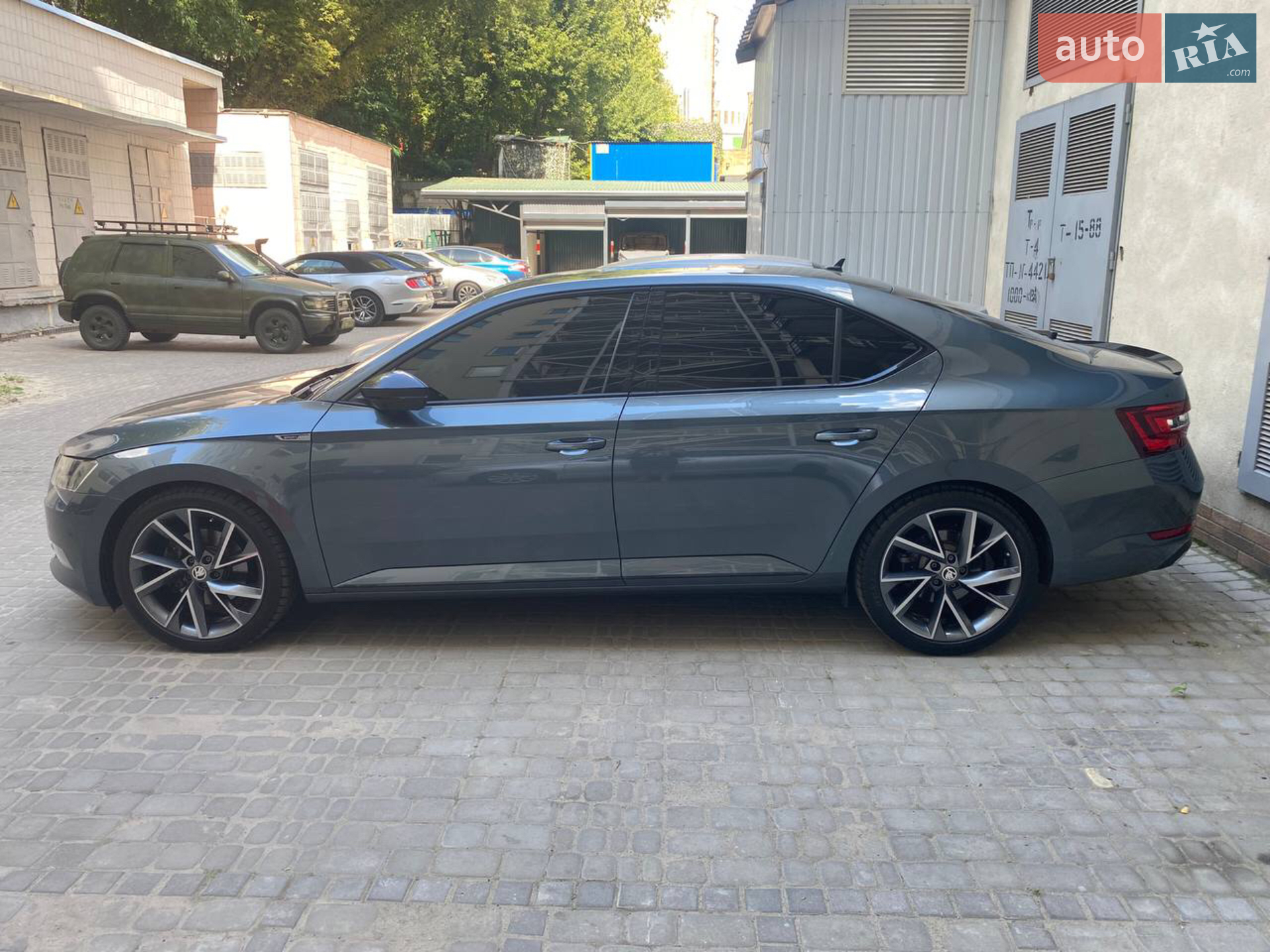 2017 Skoda Superb - мініатюра 8