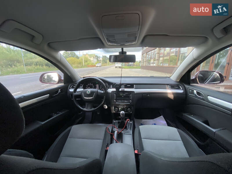 Лифтбек Skoda Superb 2009 в Тячеве