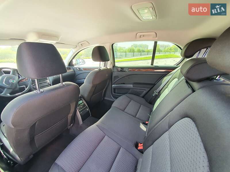 Лифтбек Skoda Superb 2013 в Луцке