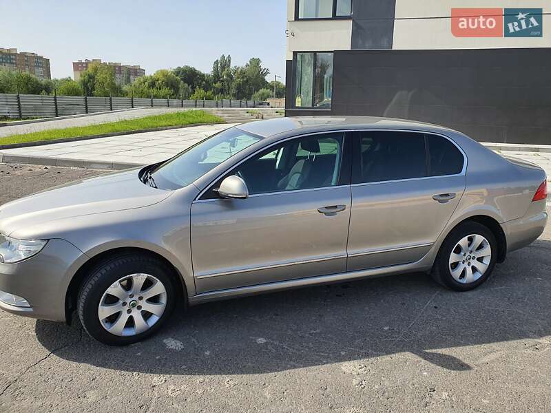 Лифтбек Skoda Superb 2013 в Луцке