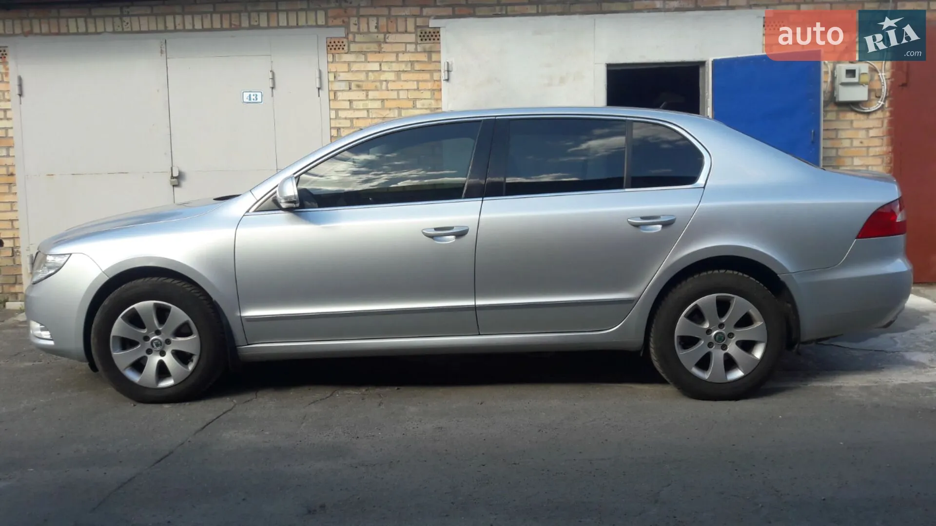 2010 Skoda Superb - мініатюра 6