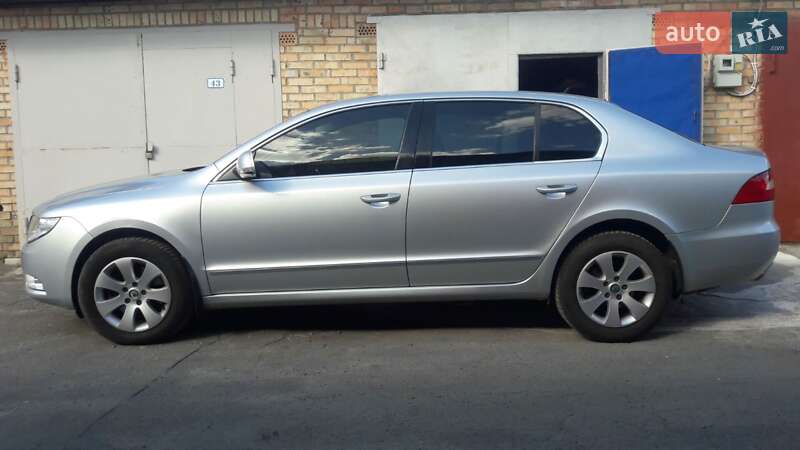 Лифтбек Skoda Superb 2010 в Киеве