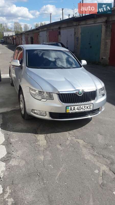 Лифтбек Skoda Superb 2010 в Киеве