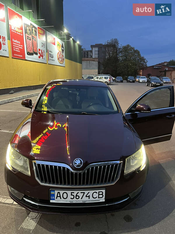 Ліфтбек Skoda Superb 2013 в Ужгороді
