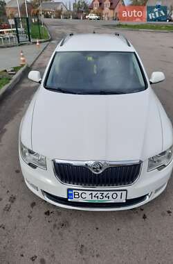 Универсал Skoda Superb 2011 в Городке