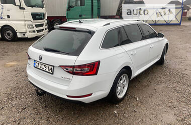 Універсал Skoda Superb 2015 в Умані