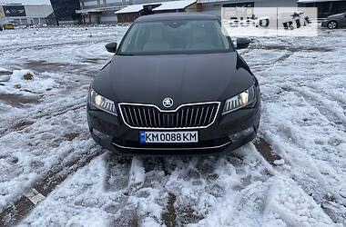 Лифтбек Skoda Superb 2015 в Житомире