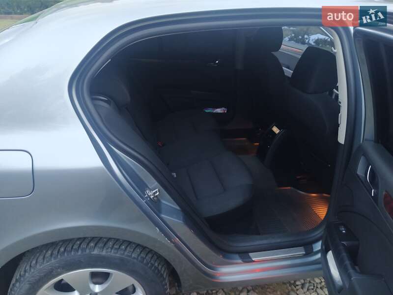 Лифтбек Skoda Superb 2010 в Краматорске