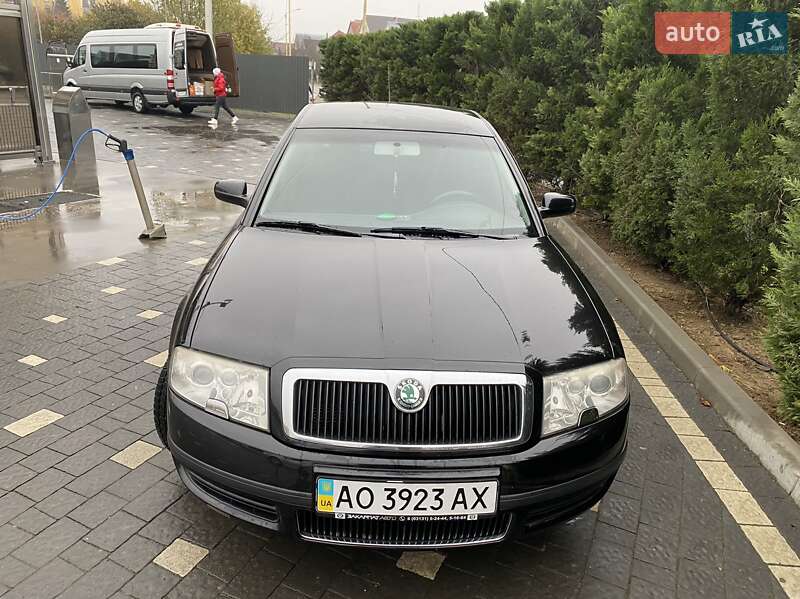 Лифтбек Skoda Superb 2006 в Ужгороде