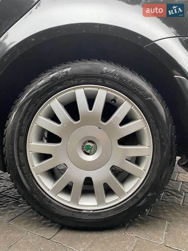 Лифтбек Skoda Superb 2006 в Ужгороде