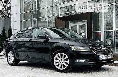 Лифтбек Skoda Superb 2016 в Киеве
