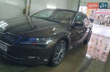 Лифтбек Skoda Superb 2016 в 
