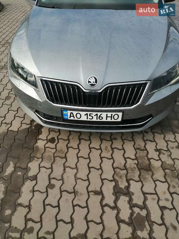 Лифтбек Skoda Superb 2017 в Ужгороде