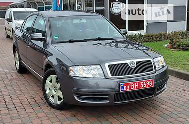 Лифтбек Skoda Superb 2004 в Сарнах