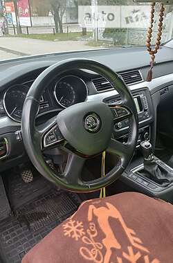 Универсал Skoda Superb 2013 в Остроге