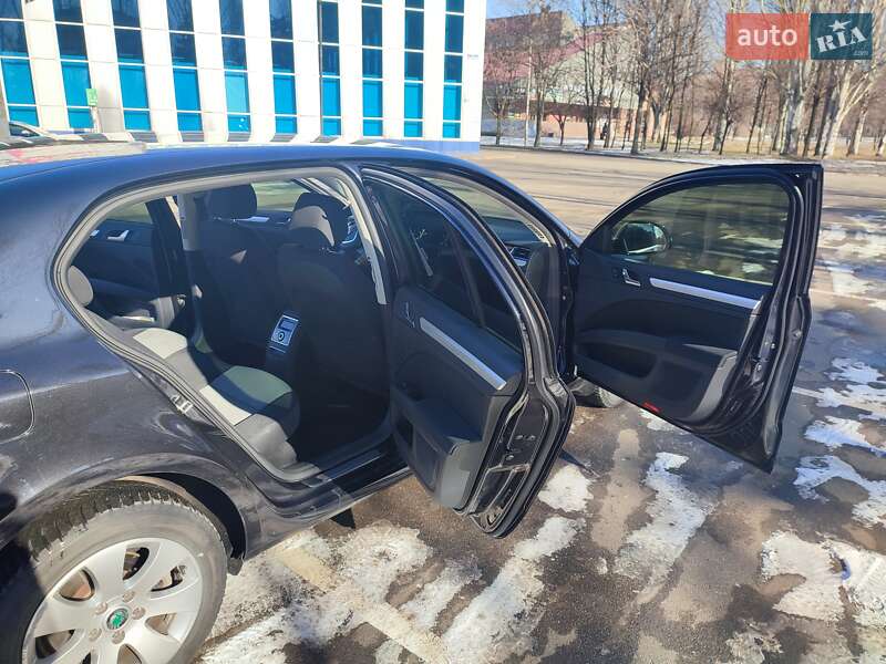 Лифтбек Skoda Superb 2012 в Кривом Роге
