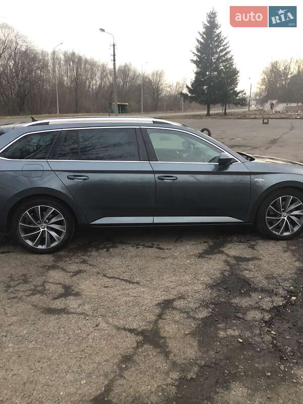 Универсал Skoda Superb 2018 в Бориславе