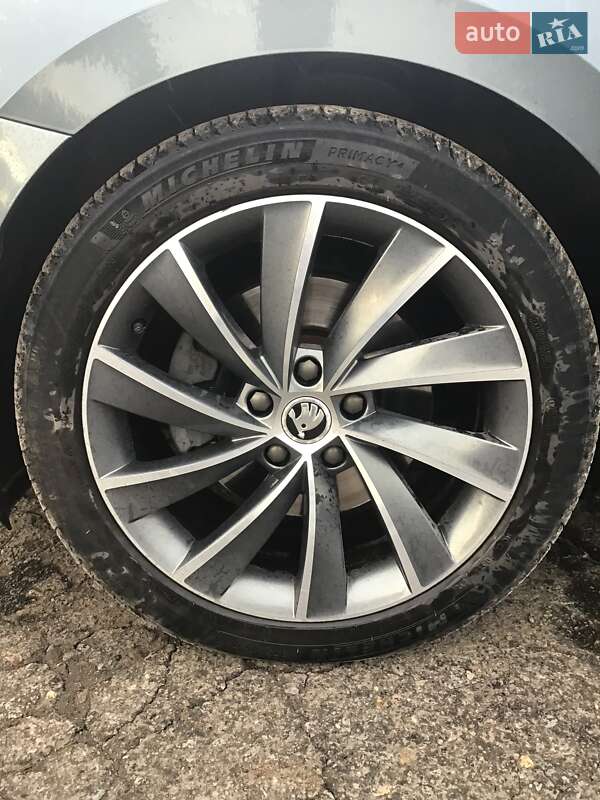Универсал Skoda Superb 2018 в Бориславе