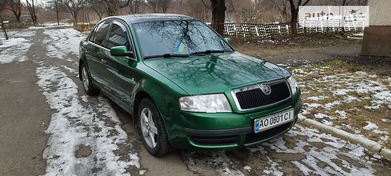 Лифтбек Skoda Superb 2003 в Мукачево