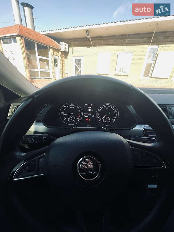 Ліфтбек Skoda Superb 2017 в 