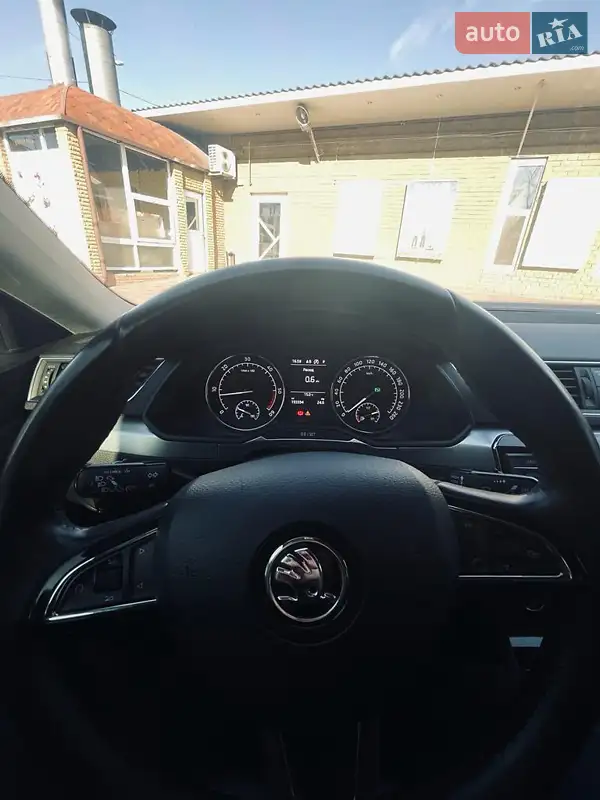 Ліфтбек Skoda Superb 2017 в 