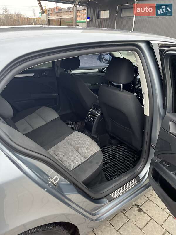 Лифтбек Skoda Superb 2011 в Ужгороде