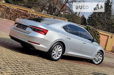 Лифтбек Skoda Superb 2020 в Мукачево