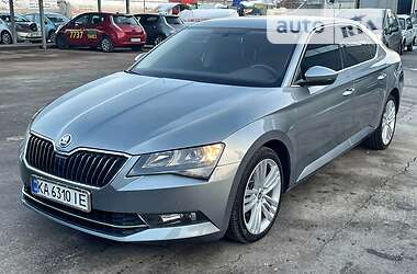 Лифтбек Skoda Superb 2016 в 