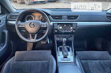 Лифтбек Skoda Superb 2016 в 