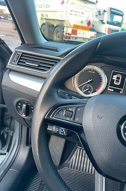 Лифтбек Skoda Superb 2016 в 
