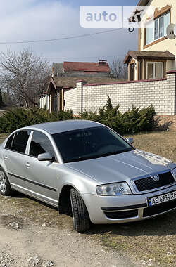 Лифтбек Skoda Superb 2002 в Днепре