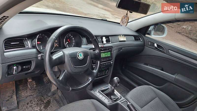 Лифтбек Skoda Superb 2012 в Рахове