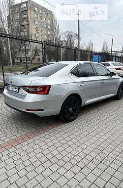 Лифтбек Skoda Superb 2016 в 