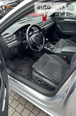 Лифтбек Skoda Superb 2016 в 