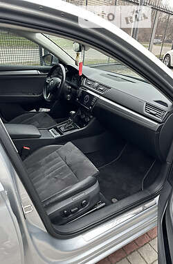 Лифтбек Skoda Superb 2016 в 