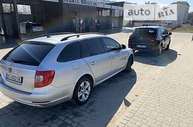 Універсал Skoda Superb 2011 в Львові