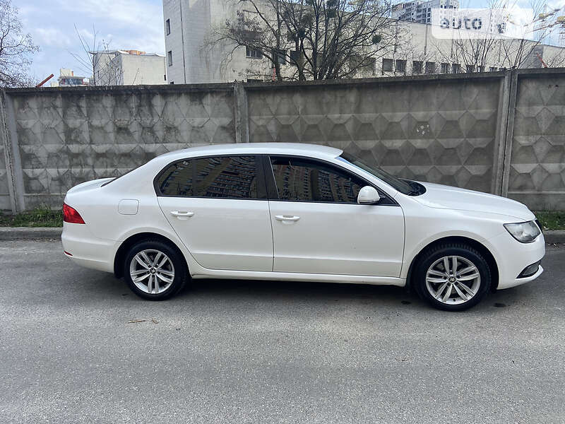 Лифтбек Skoda Superb 2014 в Киеве