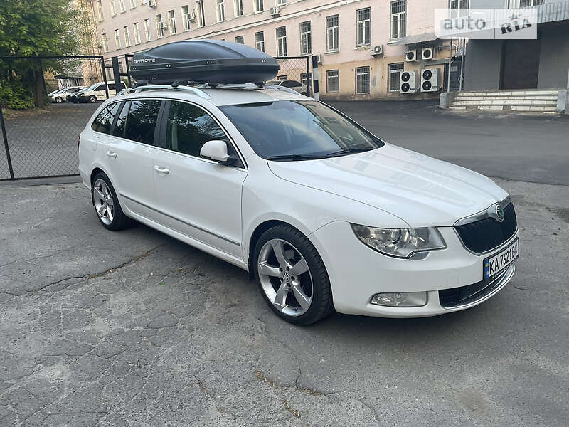 Универсал Skoda Superb 2012 в Киеве